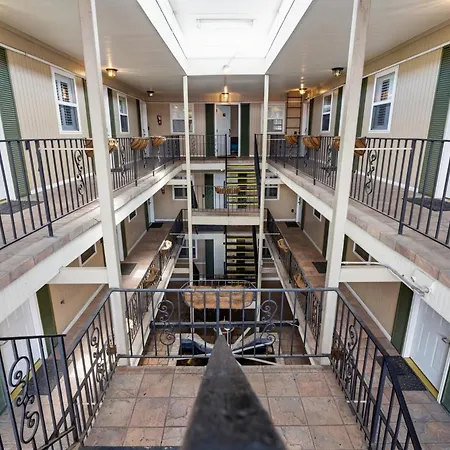 Frenchmen Private Wd Pool & Hot Tub Access 3*