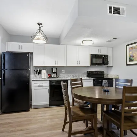 Aparthotel 1br Frenchmen W Pool, Hot Tub & Balcony