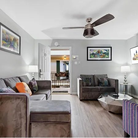 Frenchmen St 2br Hideaway W Pool & Hot Tub Aparthotel
