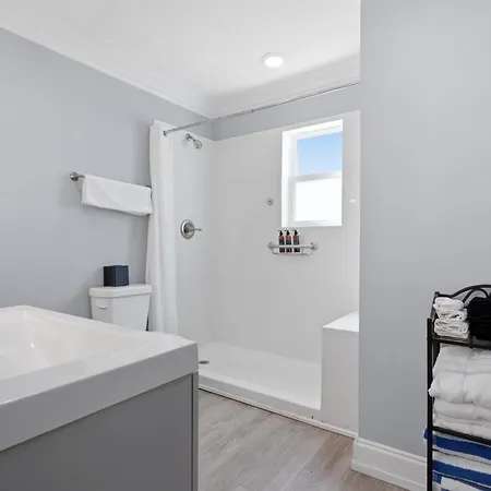 Frenchmen 1br Escape W Pool & Hot Tub Access 3* New Orleans