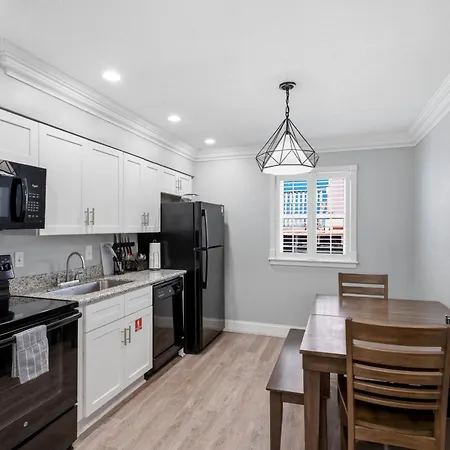 Frenchmen 1br Escape W Pool & Hot Tub Access 3*