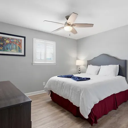 Frenchmen St 2br Hideaway W Pool & Hot Tub