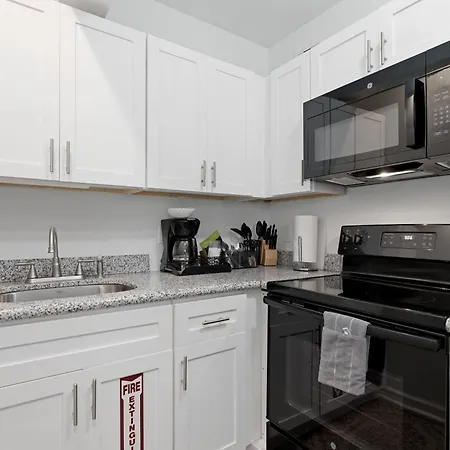 Elegant 1br W Pool & Hot Tub On Frenchmen St New Orleans