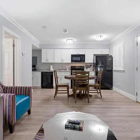 Refined 2br Escape On Frenchmen Street W Pool Aparthotel 3*