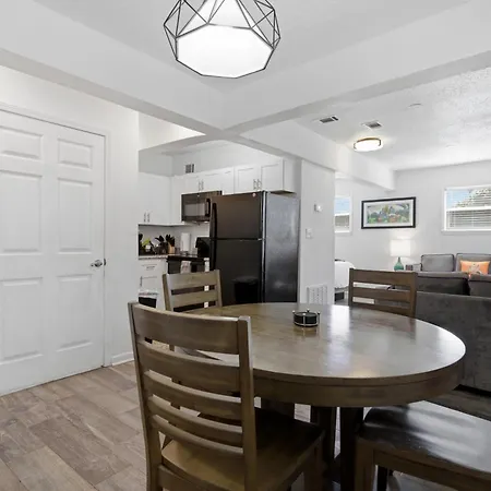 Aparthotel Modern 1br Retreat On Frenchmen Street W Pool New Orleans