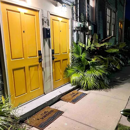 Ferry Access Duplex - 2Br Near French Quarter * New Orleans