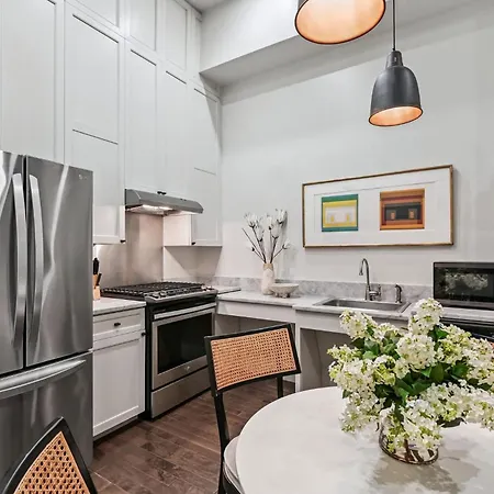 Cutting-edge Near The French Quarter Apartment New Orleans