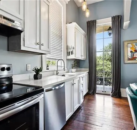 Apartment 1850s Gem