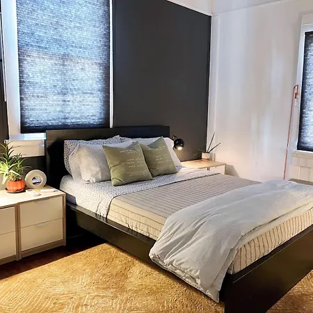 Ferry Access Duplex - 2Br Near French Quarter Hotel