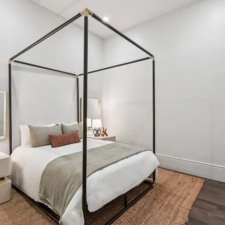 Apartment Sleek Historic In The Cbd New Orleans