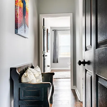 Duplex On Dixon Apartment