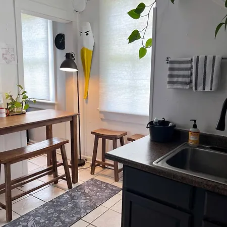 Ferry Access Duplex - 2Br Near French Quarter Hotel New Orleans