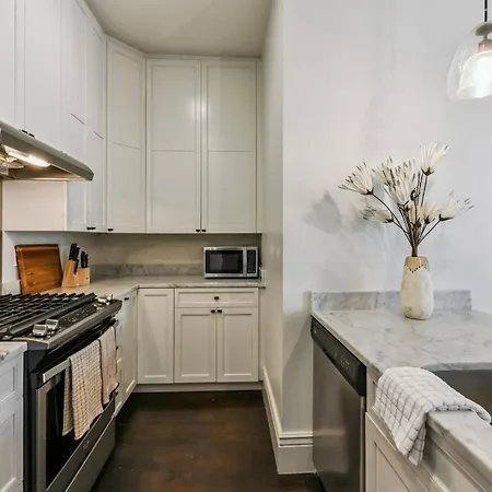 Grand 4 Combo Near French Quarter 8br 8ba Apartment *