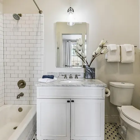Apartment Grand 4 Combo Near French Quarter 8br 8ba