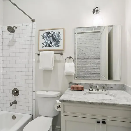 Apartment Mega 4 Near French Quarter 8br 8ba