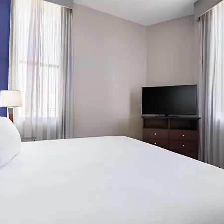 Drury Plaza Hotel 4*