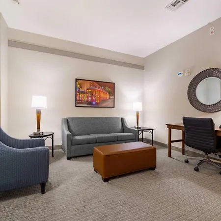 Drury Plaza Hotel 4*