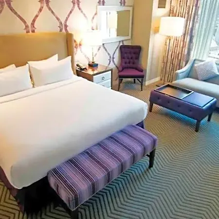 Hotel Harrah's & Casino - A Caesars Rewards Destination