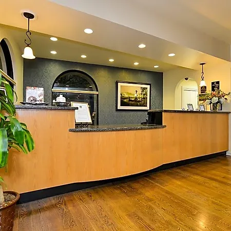 Hotel St Charles Inn, Superior 3*