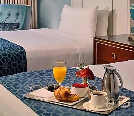 The Royal Sonesta Hotel 5*