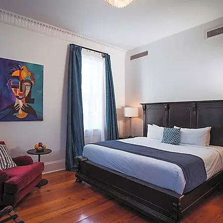 Hotel Royal Frenchmen And Bar New Orleans