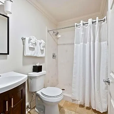 The Carriage House On St Charles Hotel New Orleans