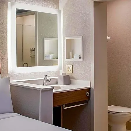 Hotel Express Downtown By Ihg 3*