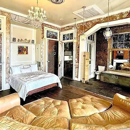 Fleur De Lis Mansion Bed & Breakfast 4*
