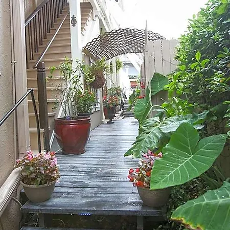 Fleur De Lis Mansion Bed & Breakfast 4*