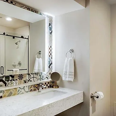 St Charles Coach House, An Ascend Collection Hotel New Orleans