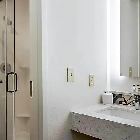 Hotel St Charles Coach House, An Ascend Collection 5*