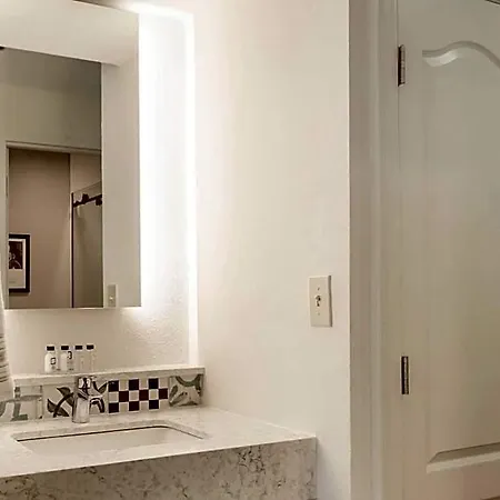 Hotel St Charles Coach House, An Ascend Collection 5*