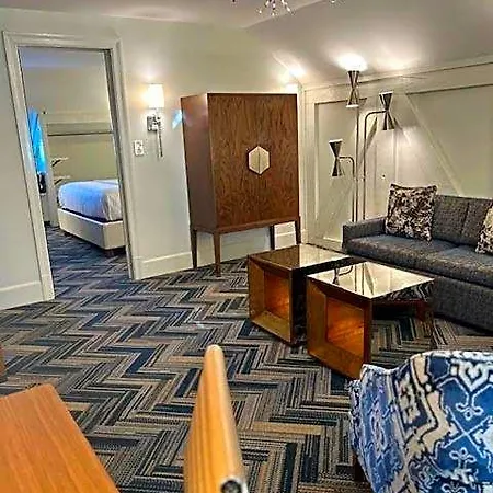 Provincial Hotel 4*