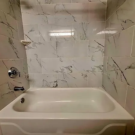 Hotel Quality I-10 East 3*