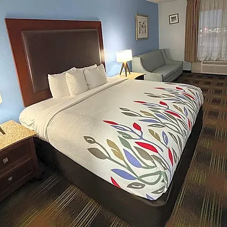 Quality I-10 East Hotel 3*