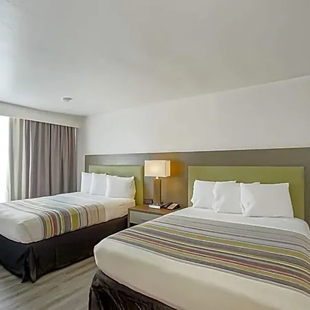 Hotel Country & By Radisson, I-10 East, La