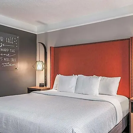 La Quinta & By Wyndham Downtown Hotel 3*