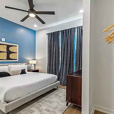 Hotel The Revelry