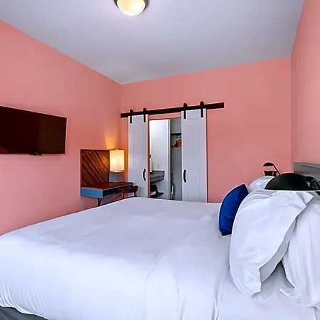 The Iris Hotel New Orleans