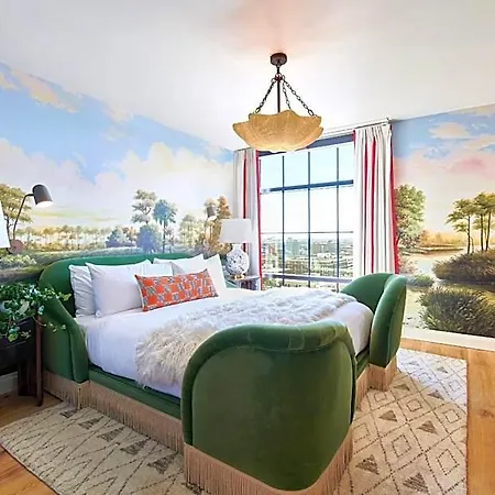 Hotel Virgin 4*