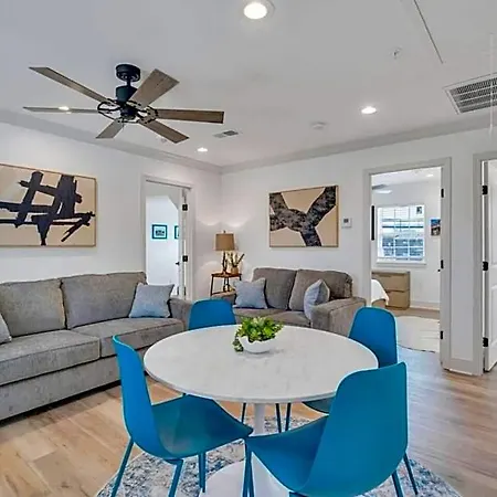 Hotel Spectacular Sleep 20 Near Fq W Pool *