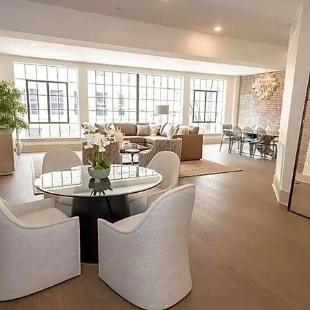 Harcol House Hotel 2*
