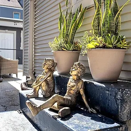 Sleeps 24-spacious Near Fq W Pool *