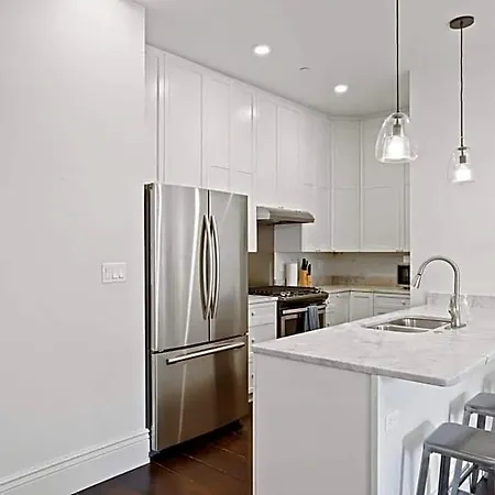 Group-friendly Near Bourbon Street *