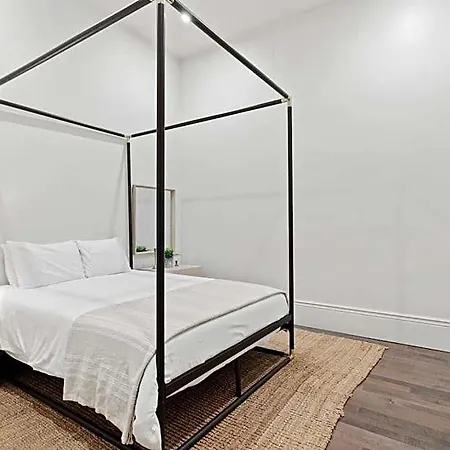 Group-friendly Nola Near Bourbon Hotel