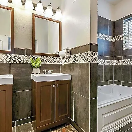Modern, Spacious With Luxury Amenities Aparthotel 3*