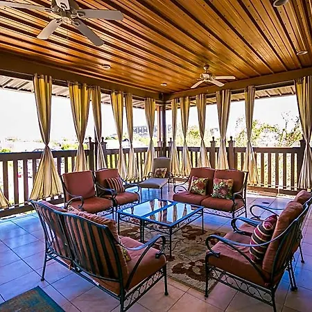 Modern, Spacious With Luxury Amenities 3*