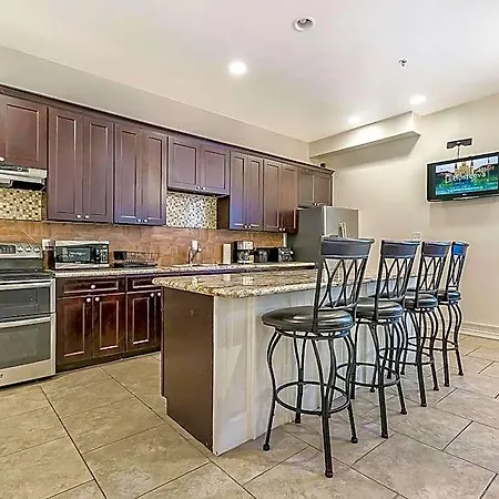Aparthotel Modern, Spacious With Luxury Amenities