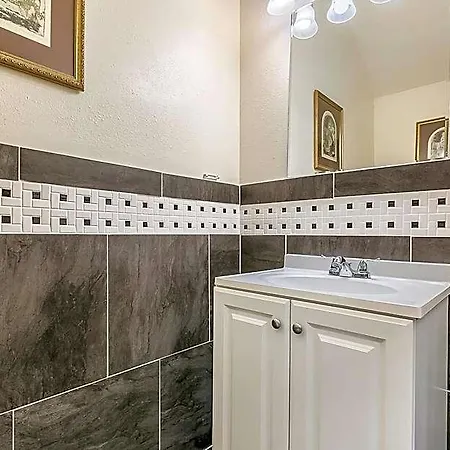 Modern, Spacious With Luxury Amenities 3*
