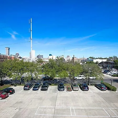Aparthotel Modern, Spacious With Luxury Amenities